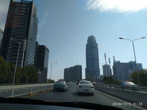 实拍武汉:一座美丽的城市,第一高楼,武汉最繁华的地方在这里